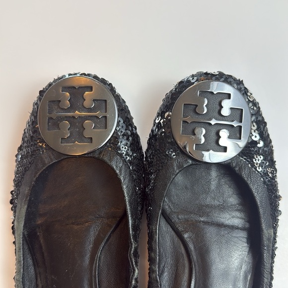 Tory Burch Black Leather Sequin Loafers with Classic Slip-On Design Size 8.5 - Picture 2 of 7